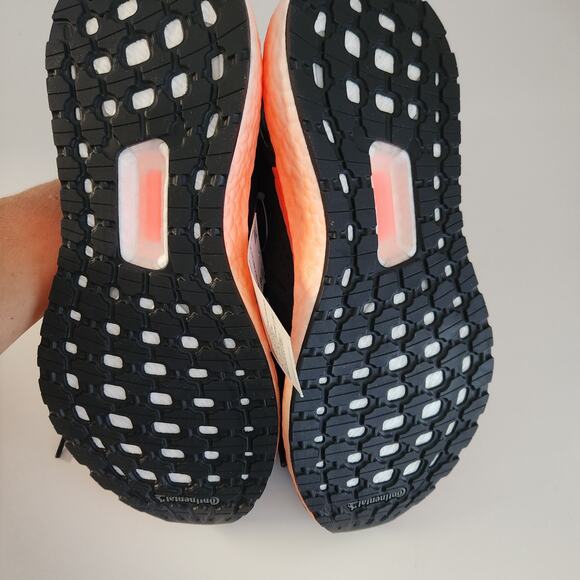 adidas Women's Ultraboost Personal Best Running Shoe, 6 - Picture 6 of 7